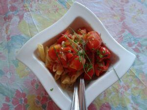 Penne Pasta with Tomatoes and Peas